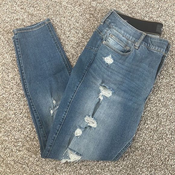Torrid Premium Destroyed Bombshell Skinny Stretch Waist Jeans, Women's 18/28.5 - Picture 1 of 13